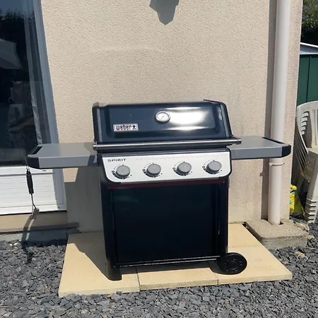 Σπίτι διακοπών Maison Avec Piscine Chauffee, Plages Du Debarquement *