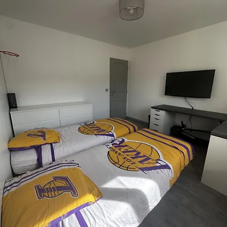 Σπίτι διακοπών Maison Avec Piscine Chauffee, Plages Du Debarquement