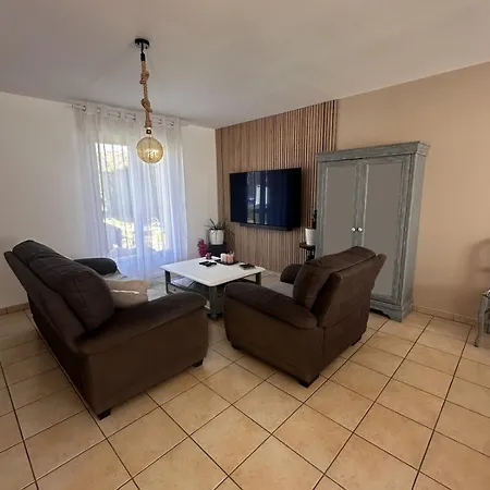 Maison Avec Piscine Chauffee, Plages Du Debarquement *