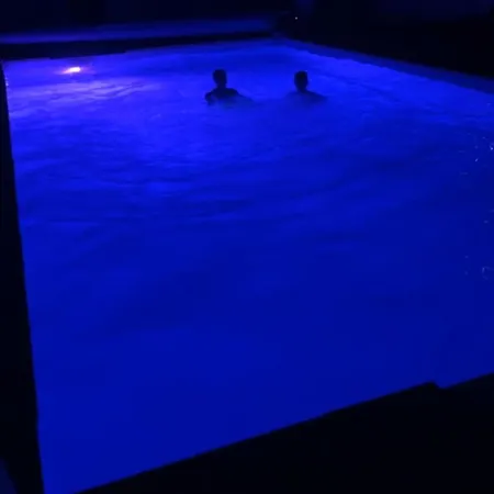 Maison Avec Piscine Chauffee, Plages Du Debarquement