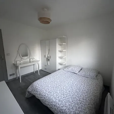 Maison Avec Piscine Chauffee, Plages Du Debarquement Holiday home *