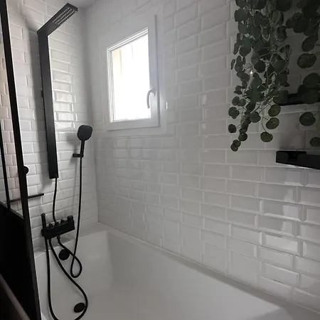 Σπίτι διακοπών Maison Avec Piscine Chauffee, Plages Du Debarquement Crouay