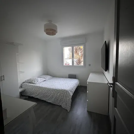 Maison Avec Piscine Chauffee, Plages Du Debarquement Crouay