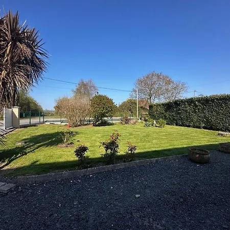 Maison Avec Piscine Chauffee, Plages Du Debarquement بيت للعطل *