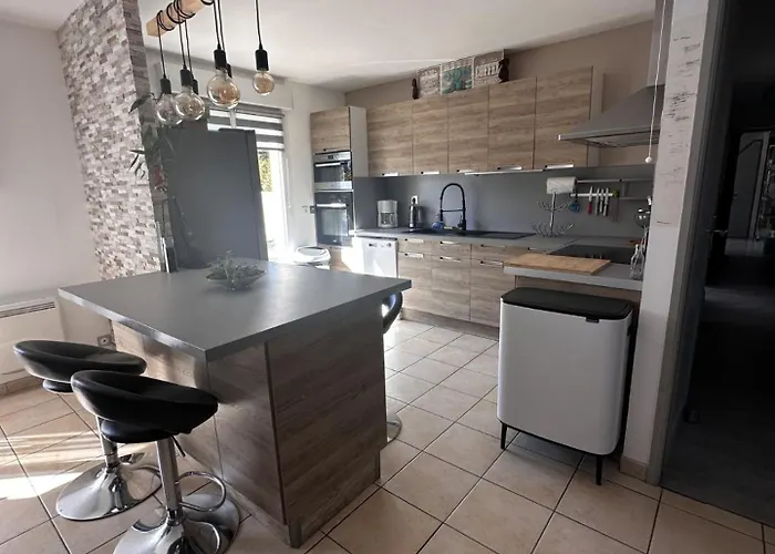 Maison Avec Piscine Chauffee, Plages Du Debarquement Feriehus Crouay