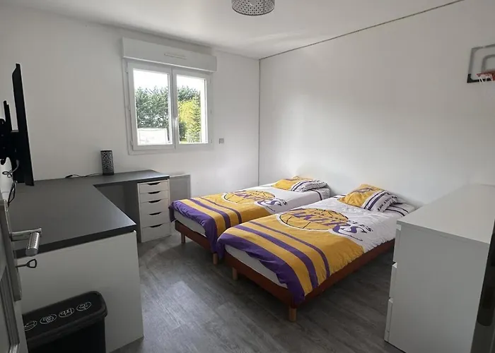 Maison Avec Piscine Chauffee, Plages Du Debarquement