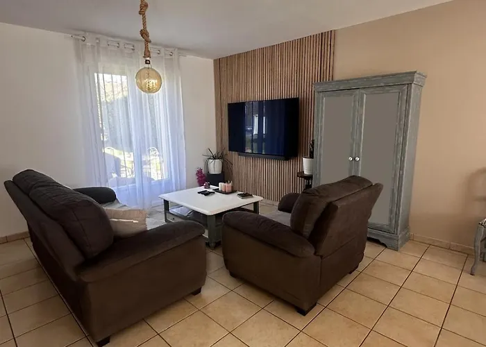 Maison Avec Piscine Chauffee, Plages Du Debarquement *