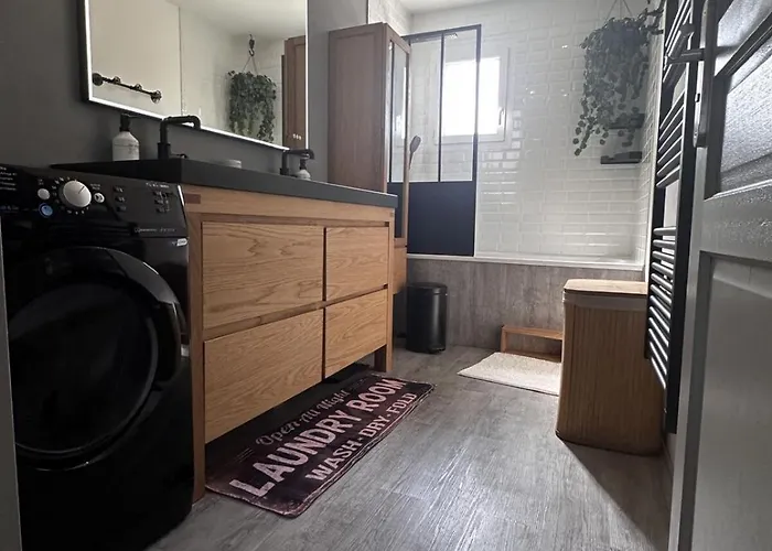 Maison Avec Piscine Chauffee, Plages Du Debarquement * Crouay