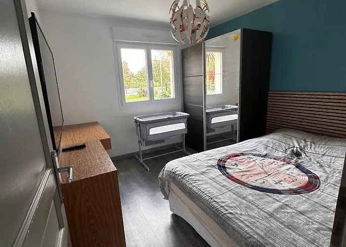 Maison Avec Piscine Chauffee, Plages Du Debarquement * Crouay