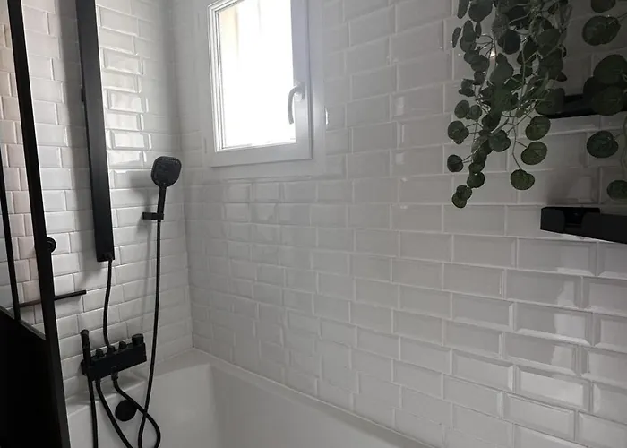 Feriehus Maison Avec Piscine Chauffee, Plages Du Debarquement Crouay