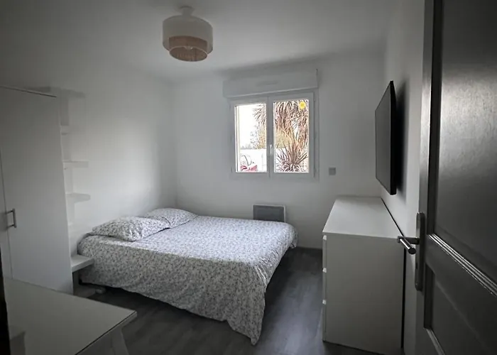 Maison Avec Piscine Chauffee, Plages Du Debarquement Crouay